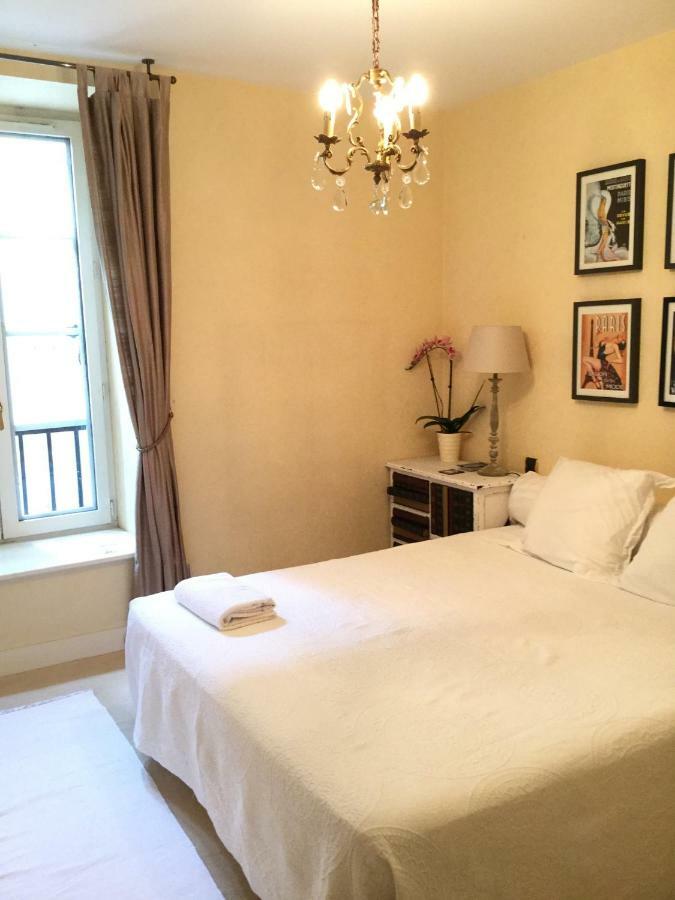 Le Grand Appartement Sainte-Foy-la-Grande Exterior photo